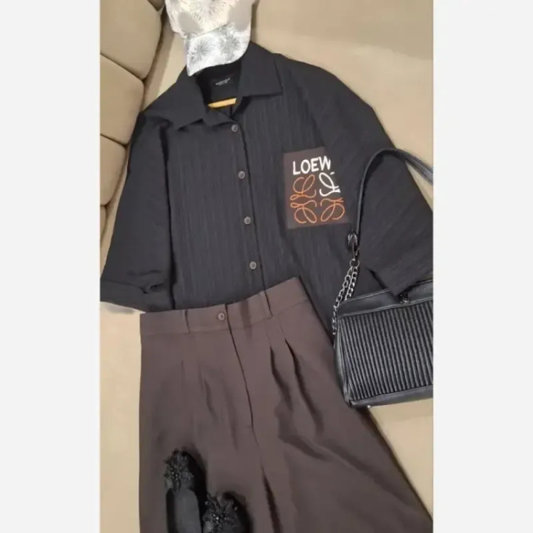 ست شومیز و شلوار لایرا سایز فری سایز 40 تا 50 درجه یک