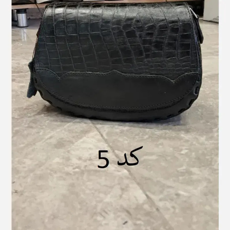 کیف دوشی چرم طبیعی گاوی ابعاد 17 در 25 زنانه