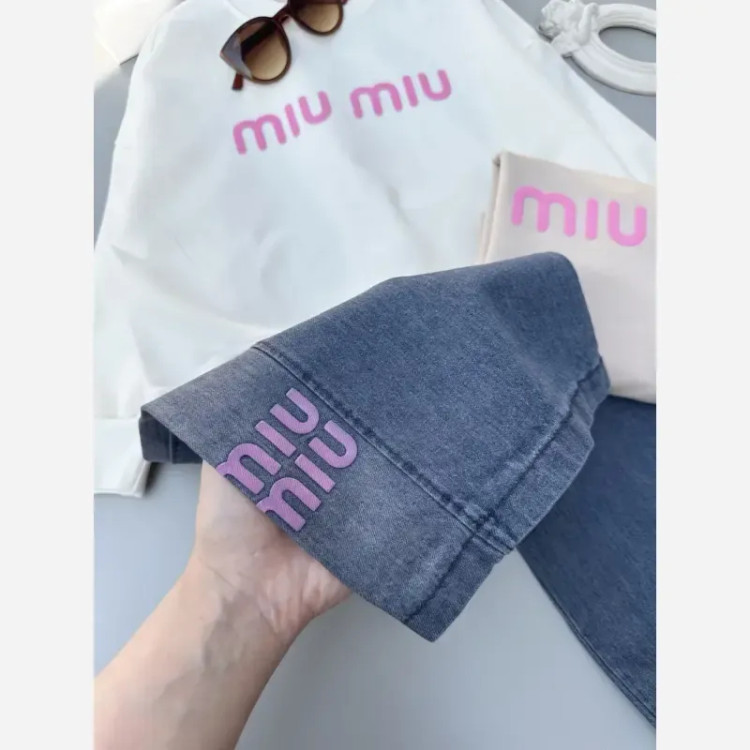 ست بلوز و شلوار لی دخترانه بچگانه طرح Miu Miu پاییزه دورس لاکرا سایز 45 تا 70